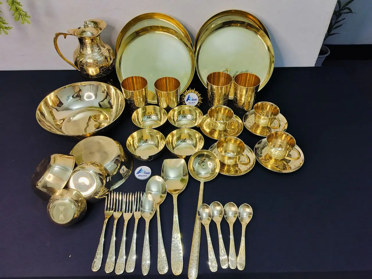 Brass Family Dinner Set (4-person) 1 Brass Family Dinner Set (4-person)