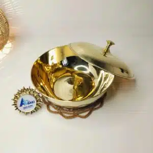 Home 9 পিতলের ঢাকনাওয়ালা সার্ভিং বাটি - Brass Covered Serving Bowl